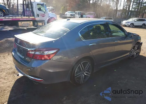 2017 Honda Accord Touring V6 z USA, uszkodzony, nr VIN 1HGCR3F93HA012533